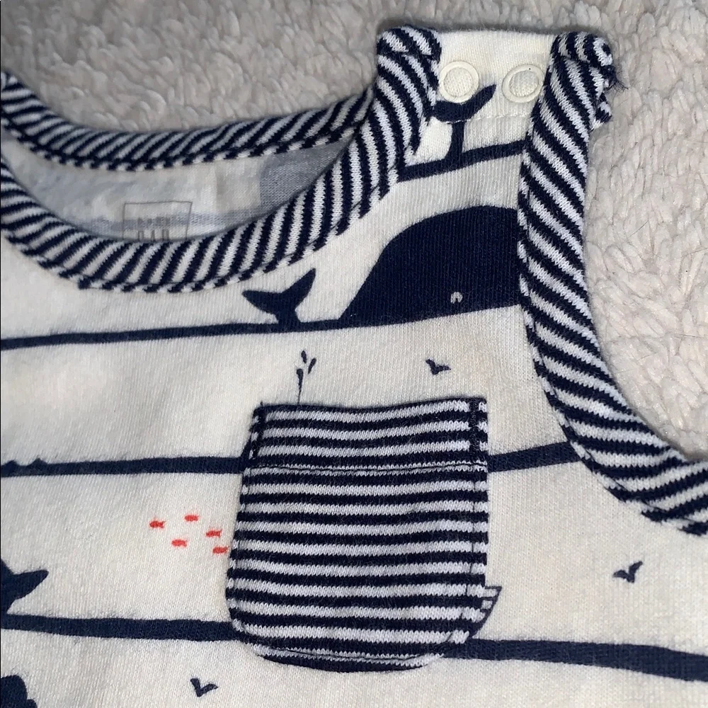 GAP Whales Baby Shortalls EUC 3-6M Romper Organic Cotton